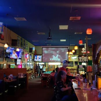 Peppermill - Inside - Sports Bars Near Me - Aloha, Oregon
