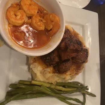 Mesa 21 - Beef Tips and Shrimp Mozambique - Portuguese Near Me - Fall River, Massachusetts