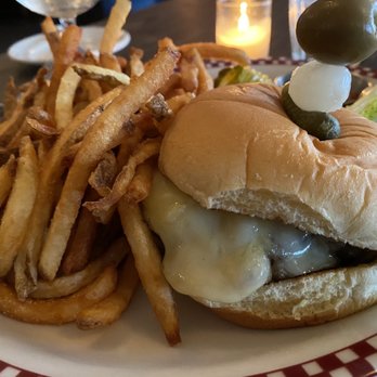 Almond Restaurant - Hamburger - New American Near Me - Bridgehampton, New York