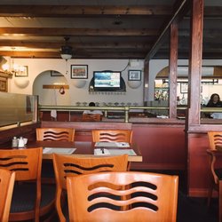 Hunter's Pizza - View of dining room