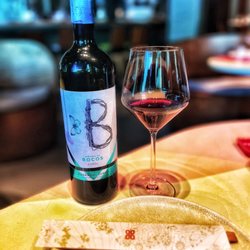 Ikibana Paralelo - The first time we went, a nice bottle of wine at a good restaurant price