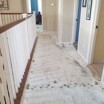 Garcia's Flooring - Hallway before - Flooring Near Me