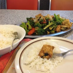 Good Earth Restaurant - Tofu with mixed vegetables :)