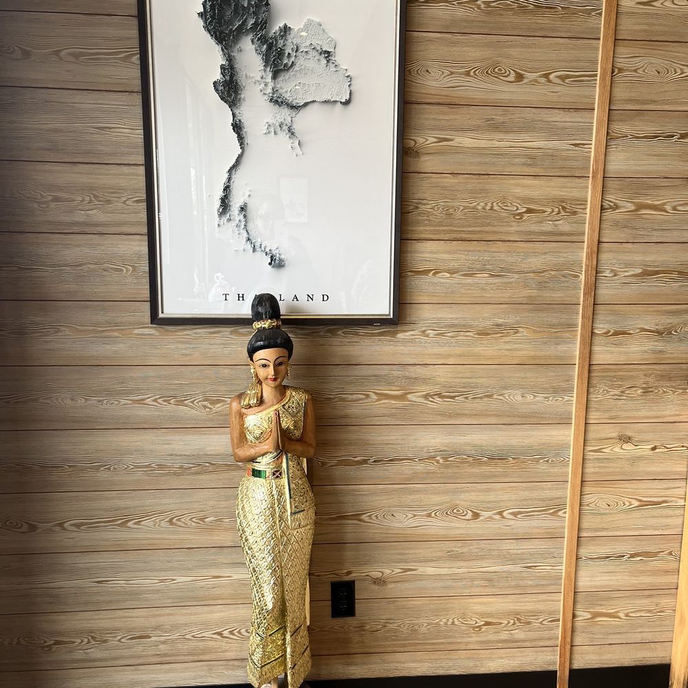 Thai Kitchen - Waiting area - Thai Near Me - Warren, Michigan