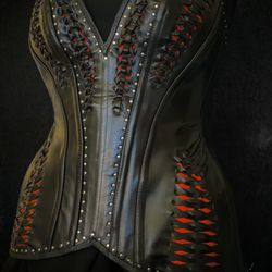 Wilde Hunt Corsetry