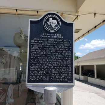Historic Downtown - Local Flavor Near Me - Grapevine, Texas