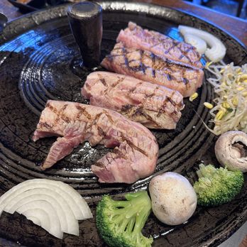 Cast Iron Pot Island - Korean Near Me - Staten Island, New York