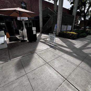 Harvard and Yale - Outside - Coffee & Tea Near Me - Claremont, California