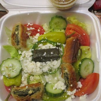 College Delly - College Delly / Williamsburg: Wonderful Greek Salad - Pizza Near Me - Williamsburg, Virginia