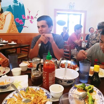 Foo Chow Restaurant - Kids chowing down! - Chinese Near Me - Los Angeles, California Foo Chow Restaurant - Kids chowing down! - Chinese Near Me - Los Angeles, California