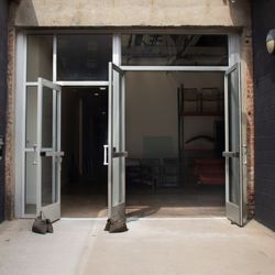 Den - ENTRANCE