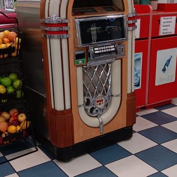 Fosters Freeze - Jukebox - Burgers Near Me - Napa, California