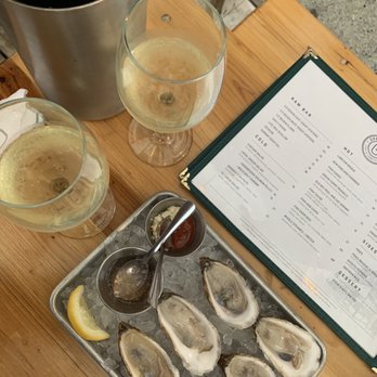 Greenpoint Fish & Lobster - East Coast oysters, half dozen - Seafood Near Me - Brooklyn, New York