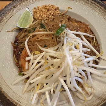 Arom Dee Thai - Pad Thai with shrimps - Thai Near Me - Brooklyn, New York Arom Dee Thai - Pad Thai with shrimps - Thai Near Me - Brooklyn, New York