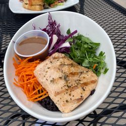 Bella's Bakery & Bistro - Peanut Thai salmon