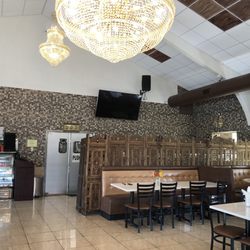 Roti Boti - Beautiful, clean seating area with strong air-conditioning