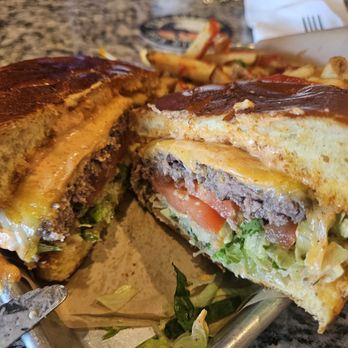 H Brothers - Cheeseburger - Comfort Food Near Me - Escondido, California H Brothers - Cheeseburger - Comfort Food Near Me - Escondido, California