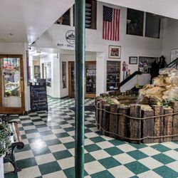Boomer's Bloomers & The Candy Factory - Inside Boomer's Bloomers and The Candy Shop