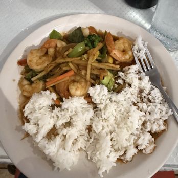 Chill Out Cafe - pad ped curry with shrimp - Thai Near Me - New Orleans, Louisiana