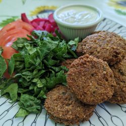 Maple Cedar - Falafel platter (pita not pictured)