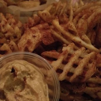 Lone Wolf - Spicy fries are amazing here - Bars Near Me - Chicago, Illinois