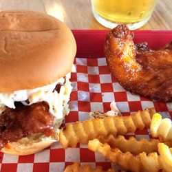 Napa Hot Chicken - My Sliders combo