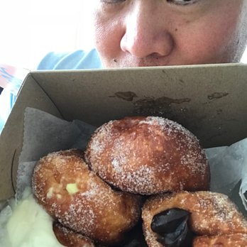 Leonard's Bakery - Exploding malasadas...LOL! - Bakeries Near Me - Honolulu, Hawaii Leonard's Bakery - Exploding malasadas...LOL! - Bakeries Near Me - Honolulu, Hawaii