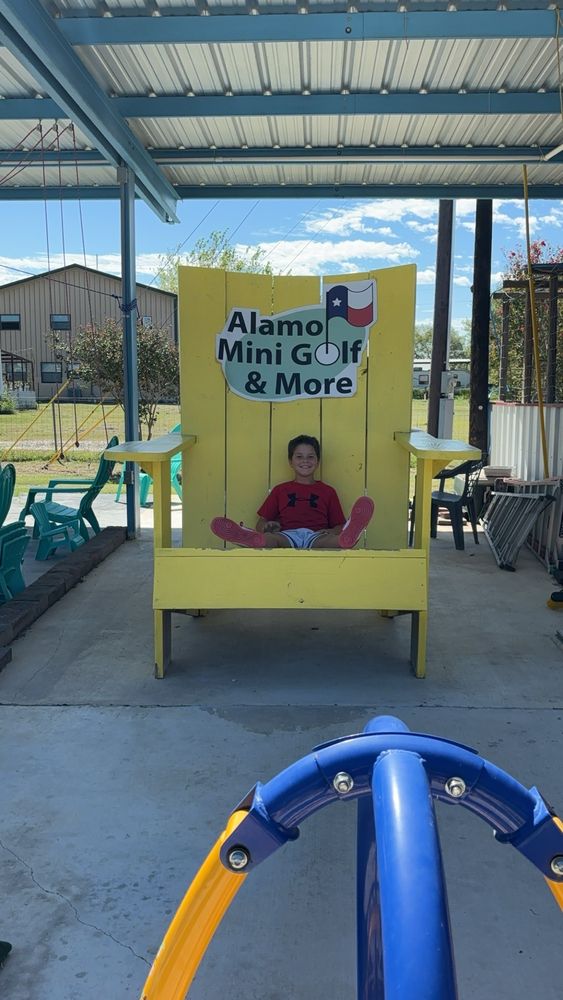 Alamo Mini Golf Logo