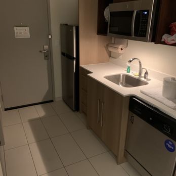Home2 Suites by Hilton Gilbert - Kitchen - Hotels Near Me - Gilbert, Arizona