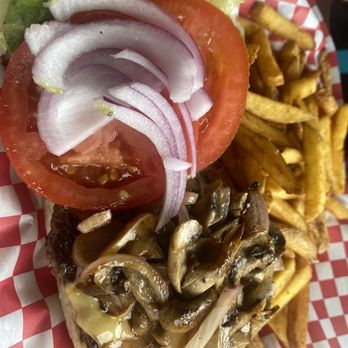 Yahoola Creek Grill - Burger - Caterers Near Me - Dahlonega, Georgia