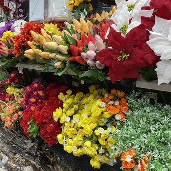 BUCKVALU - Artificial flowers. - Discount Store Near Me - Edmonton, Alberta