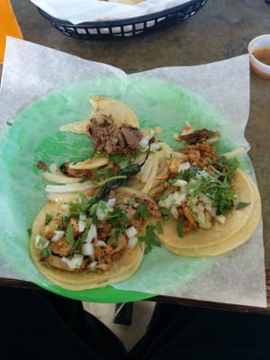 TAQUERIA SANTOS LAGUNA by null
