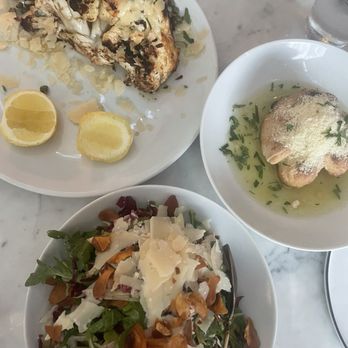 Birba - Cauliflower, garlic knot, triecolore salad - Pizza Near Me - Palm Springs, California Birba - Cauliflower, garlic knot, triecolore salad - Pizza Near Me - Palm Springs, California