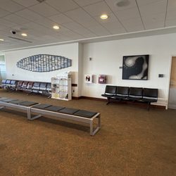 Fairbanks International Airport - FAI - Seating near gate 4