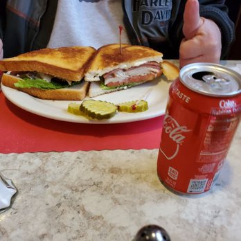 Mom's Restaurant - turkey sammie white bread - Breakfast & Brunch Near Me - Dixon IL, Illinois