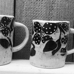 Tova’s Pottery Party - Handbuilt mugs with stencil design