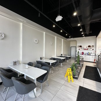 The Alley - Nice view of their seating area.  As you can see, plenty of places to sit. - Bubble Tea Near Me - Aurora, Colorado