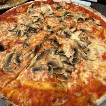 Fatto in Casa - Thin crust pizza with mushroom - Roman Near Me - Rome, RM Fatto in Casa - Thin crust pizza with mushroom - Roman Near Me - Rome, RM