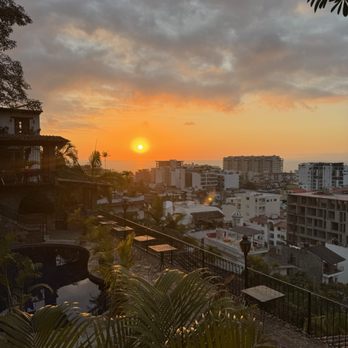 El Palomar de los Gonzalez - View of PVR sunset - Mexican Near Me - Puerto Vallarta, COL