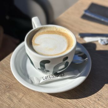 Cafe&Tapas - Cafe con leche - Coffee & Tea Near Me - Madrid, M