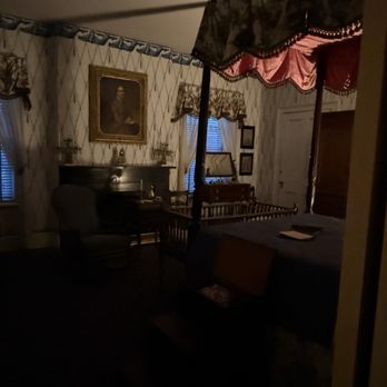 Ghosts & Gravestones - Historical Tours Near Me - Savannah, Georgia Ghosts & Gravestones - Historical Tours Near Me - Savannah, Georgia
