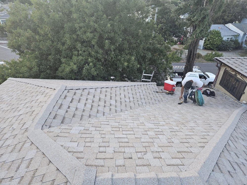 Slide of Jorges Roofing & Construction