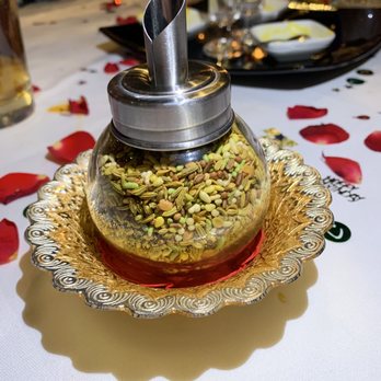 Jaipur - einfach einen Teelöffel voll aus dem Gewürzstreuer und ab in den Mund... schmeckt wie ein Kräuterbonon - Indian Near Me - Grünwald, BY