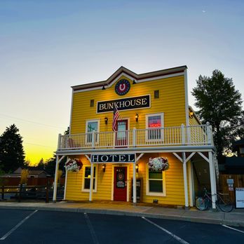 Sisters Bunkhouse - Hotels Near Me - Sisters, Oregon Sisters Bunkhouse - Hotels Near Me - Sisters, Oregon