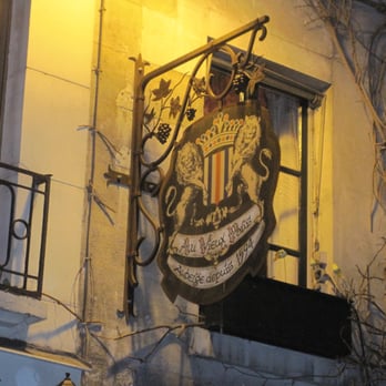 Au Vieux Paris d'Arcole - Sign of the times - French Near Me - Paris, 75 Au Vieux Paris d'Arcole - Sign of the times - French Near Me - Paris, 75