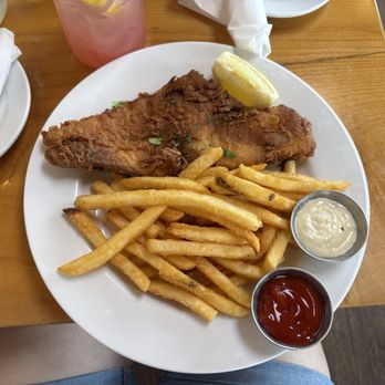 Harborside 1901 Bar & Grill - Fish and chips - Seafood Near Me - Boothbay Harbor, Maine Harborside 1901 Bar & Grill - Fish and chips - Seafood Near Me - Boothbay Harbor, Maine