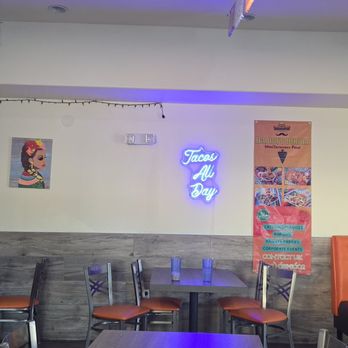Habibis Birria - Seating area - Halal Near Me - San Leandro, California Habibis Birria - Seating area - Halal Near Me - San Leandro, California