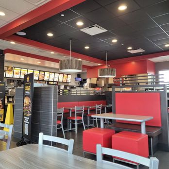 Carl's Jr - interior - Burgers Near Me - Foster City, California
