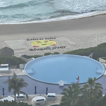 Live Aqua Resort - They did a great job with the sand art - Resorts Near Me - Cancún, ROO