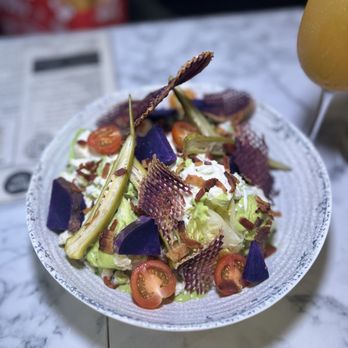 Easy ‘Que - Wedge salad - Barbeque Near Me - Kailua, Hawaii
